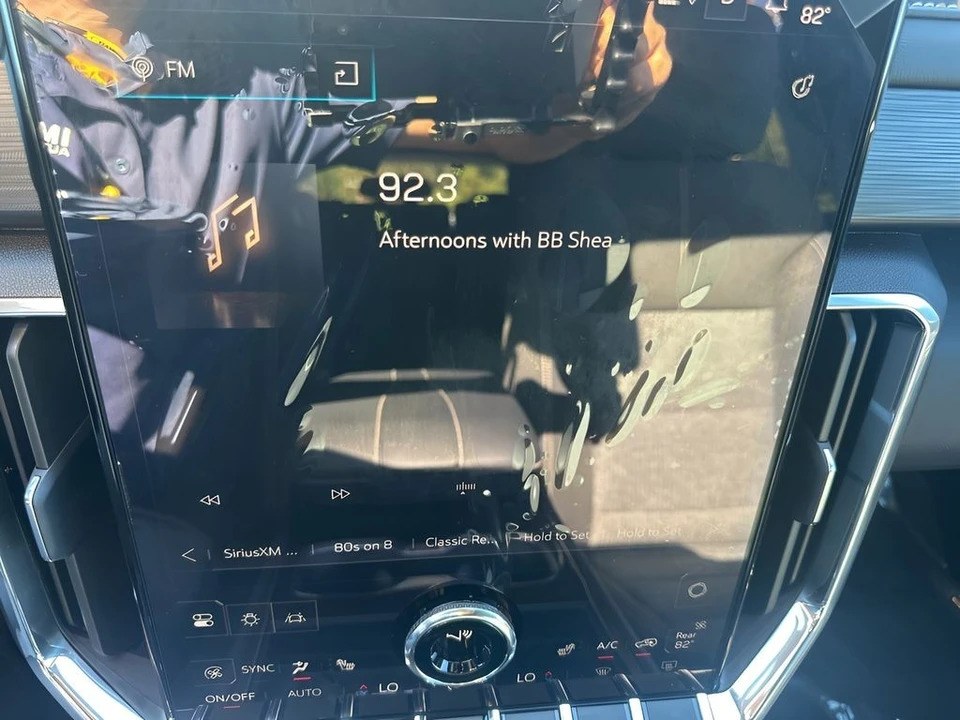2025 GMC Acadia - Image 19 of 21