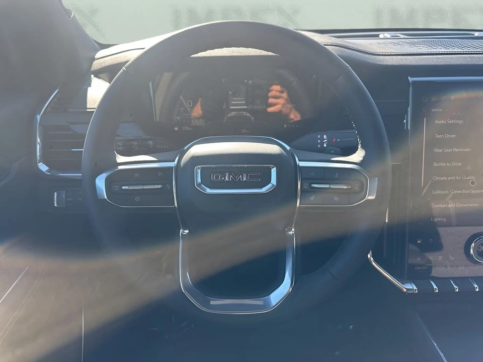 2025 GMC Acadia - Image 15 of 21