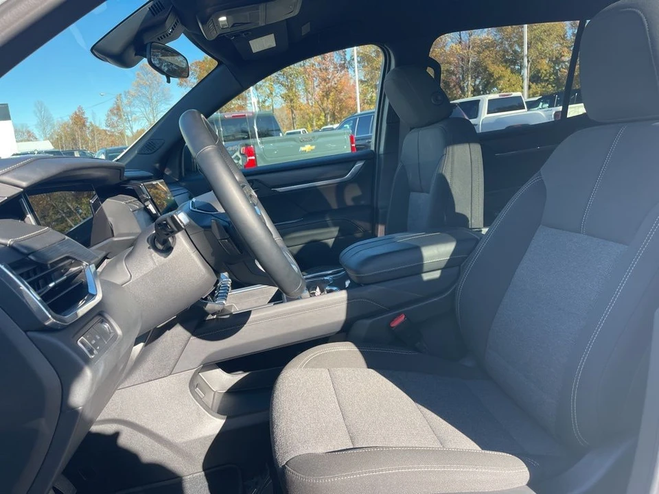 2025 GMC Acadia - Image 10 of 21
