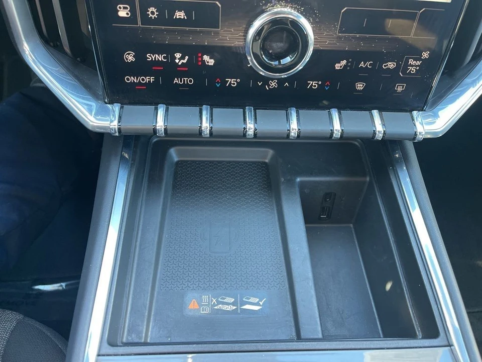 2025 GMC Acadia - Image 17 of 21