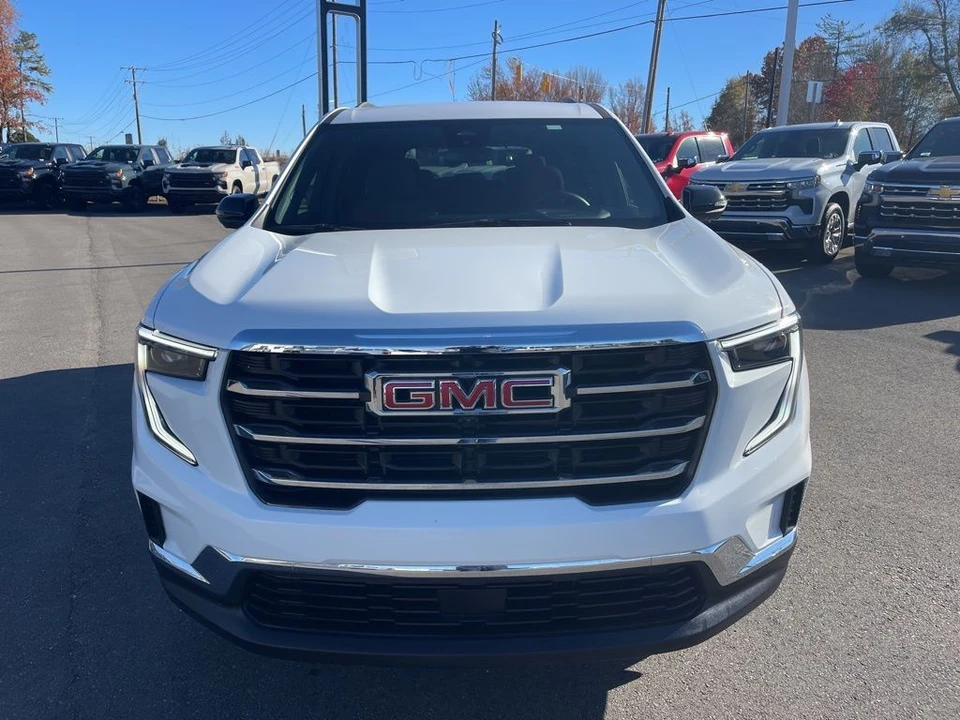 2025 GMC Acadia - Image 8 of 21