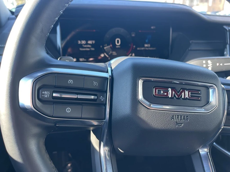 2025 GMC Acadia - Image 19 of 21
