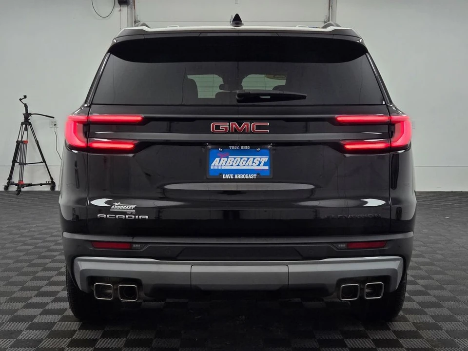 2025 GMC Acadia - Image 11 of 12