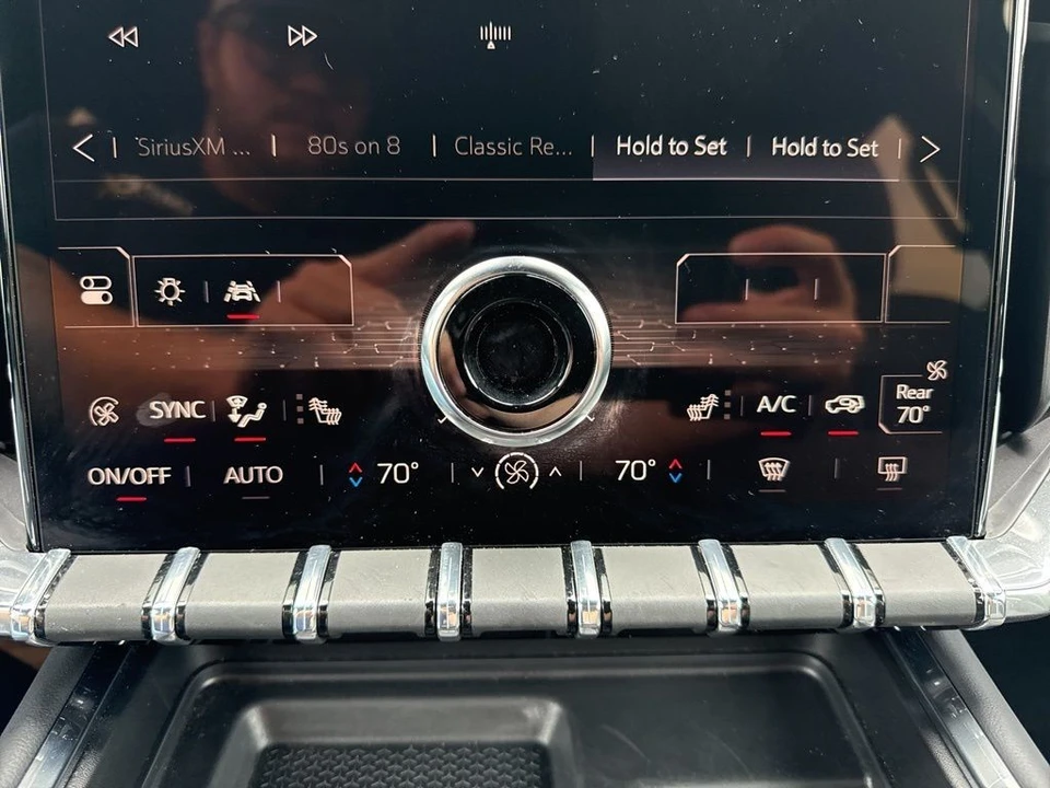 2025 GMC Acadia - Image 19 of 21