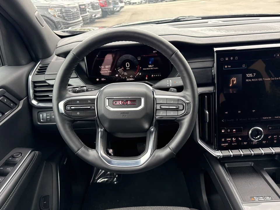 2025 GMC Acadia - Image 14 of 21