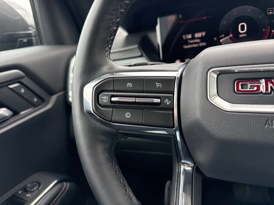 2025 GMC Acadia - Image 15 of 21