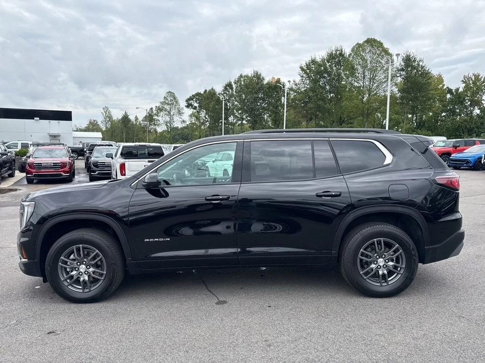 2025 GMC Acadia - Image 2 of 12