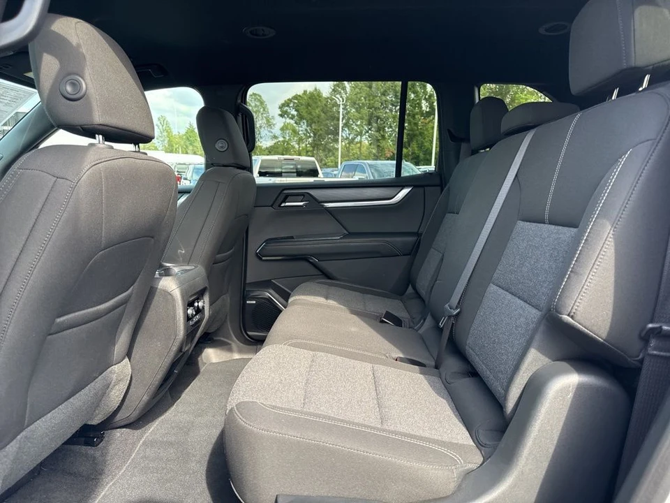 2025 GMC Acadia - Image 11 of 21