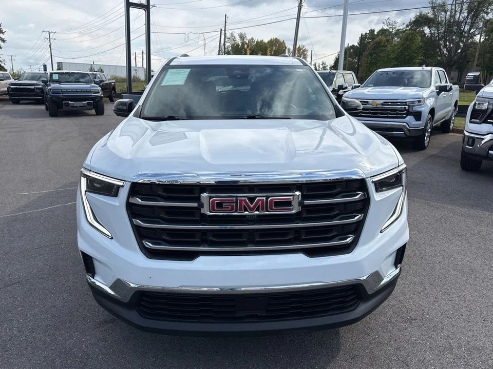 2025 GMC Acadia - Image 8 of 21