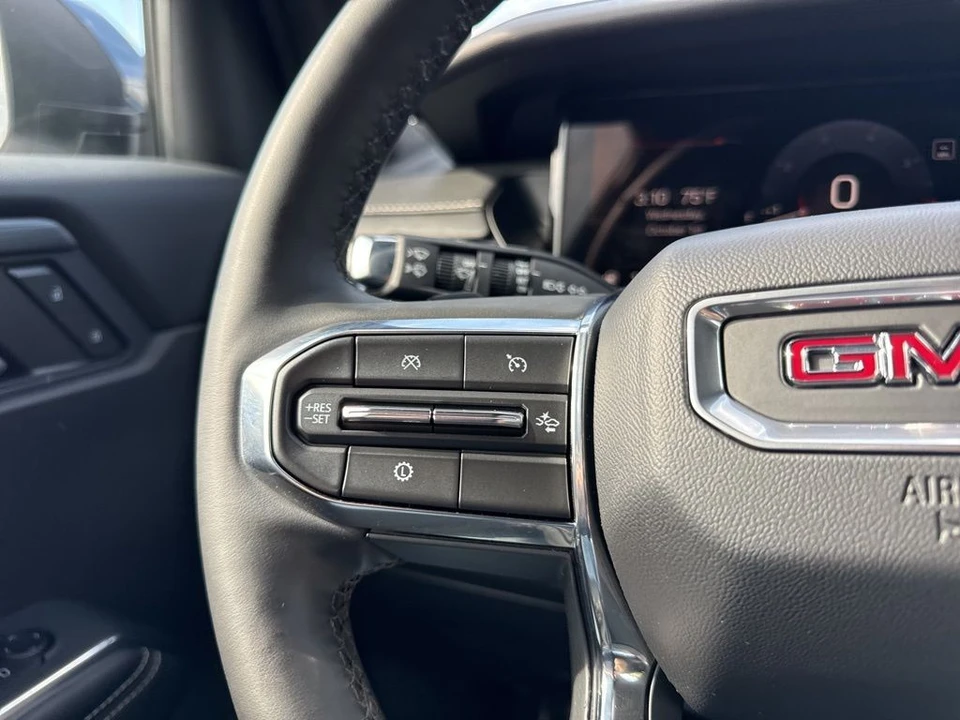 2025 GMC Acadia - Image 15 of 21