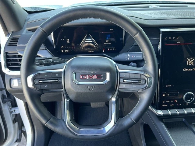 2025 GMC Acadia - Image 11 of 12