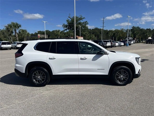 2025 GMC Acadia - Image 9 of 12