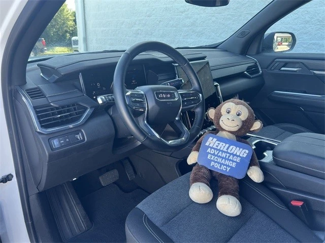 2025 GMC Acadia - Image 10 of 12
