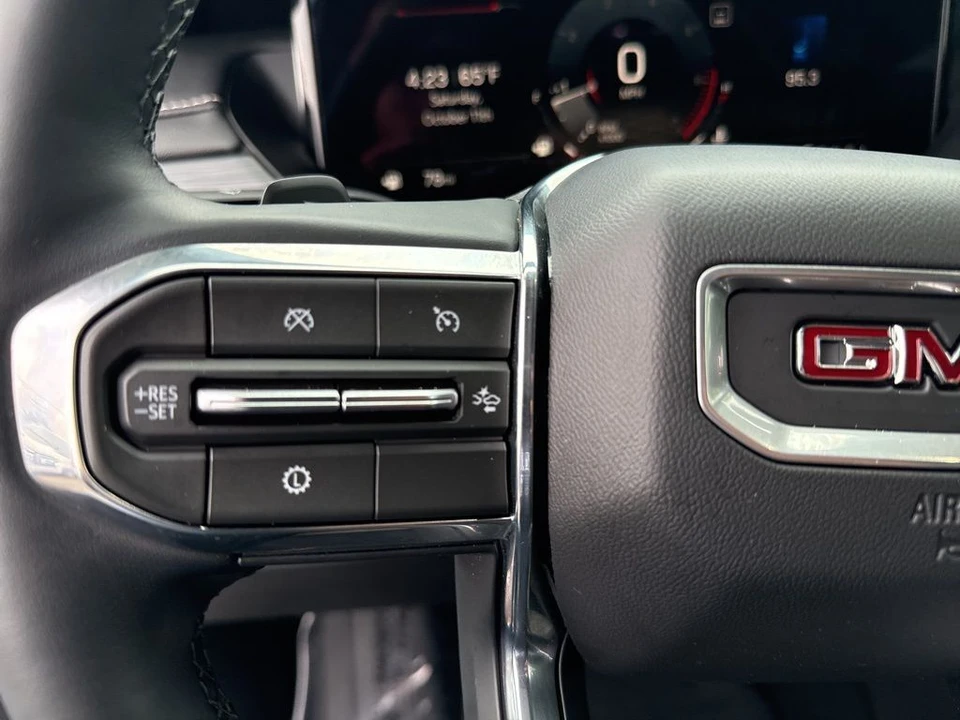 2025 GMC Acadia - Image 16 of 21