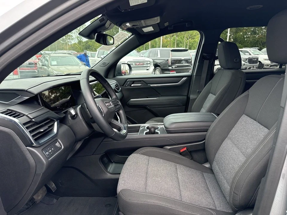 2025 GMC Acadia - Image 9 of 21