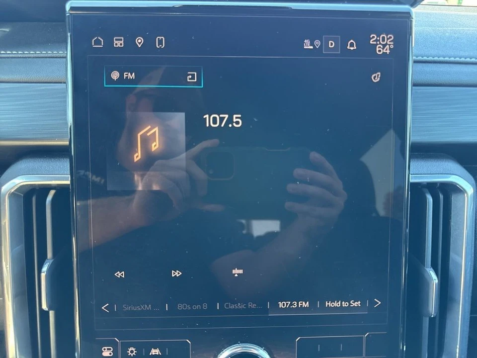 2025 GMC Acadia - Image 18 of 21