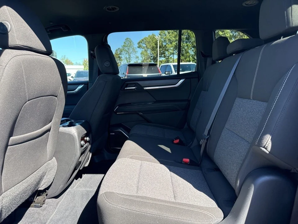 2025 GMC Acadia - Image 11 of 21