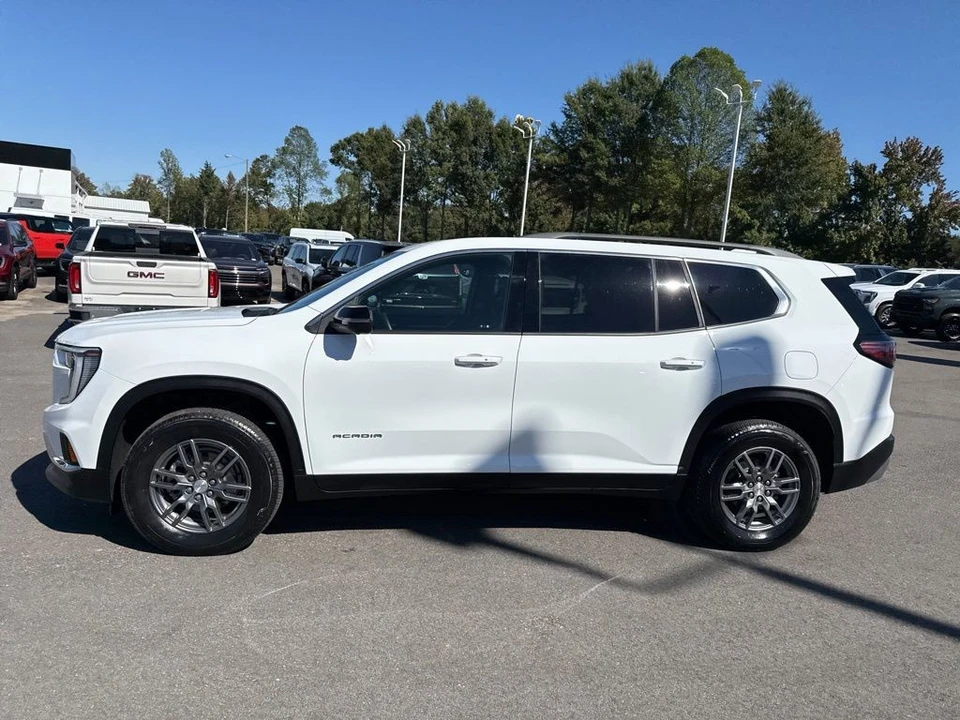2025 GMC Acadia - Image 2 of 21