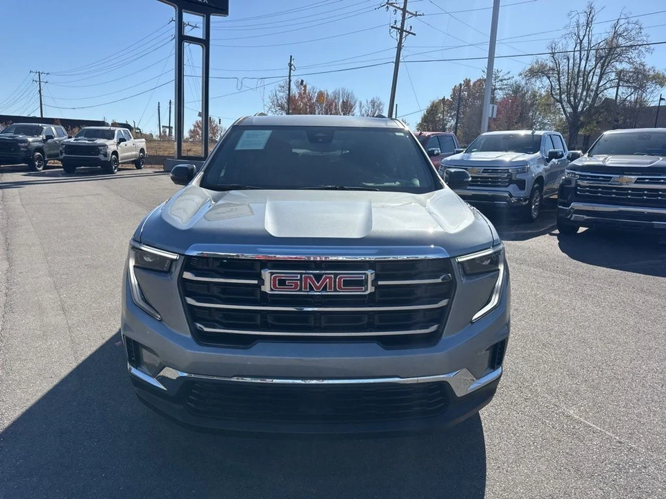 2025 GMC Acadia - Image 8 of 21