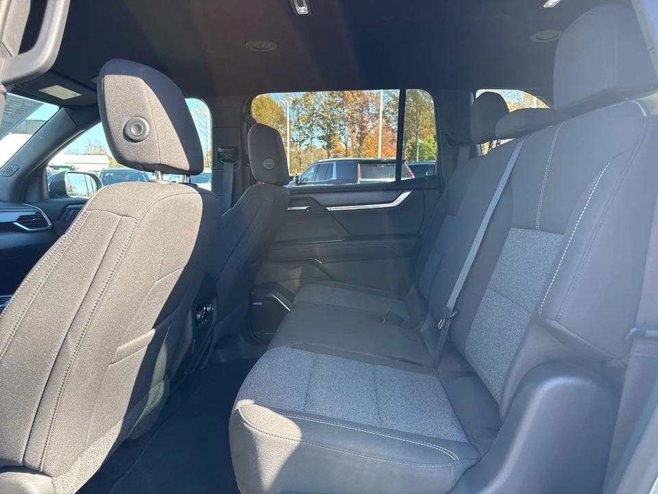 2025 GMC Acadia - Image 11 of 12