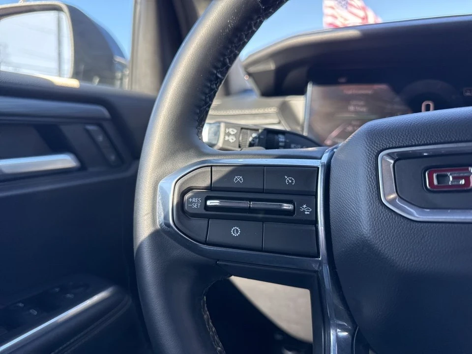 2025 GMC Acadia - Image 15 of 21