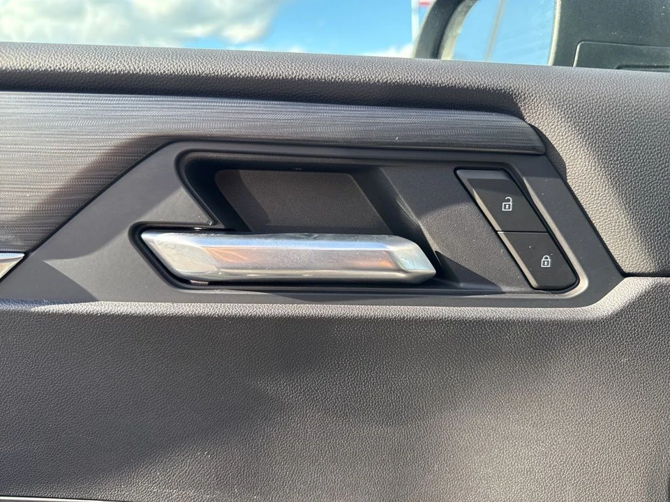 2025 GMC Acadia - Image 11 of 21