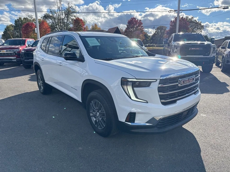 2025 GMC Acadia - Image 7 of 21