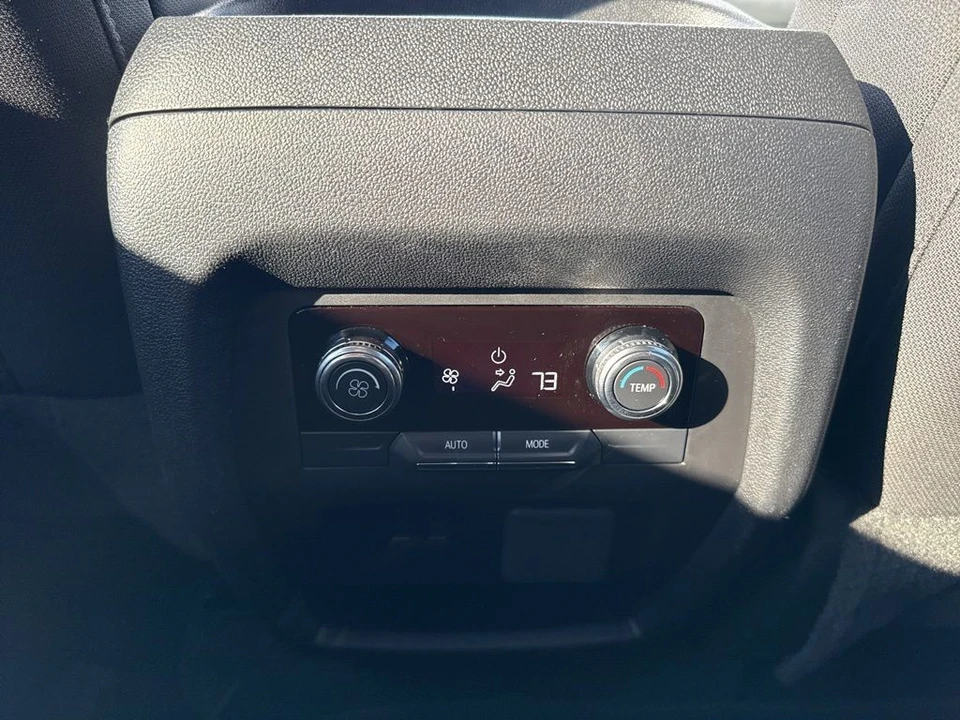 2025 GMC Acadia - Image 13 of 21