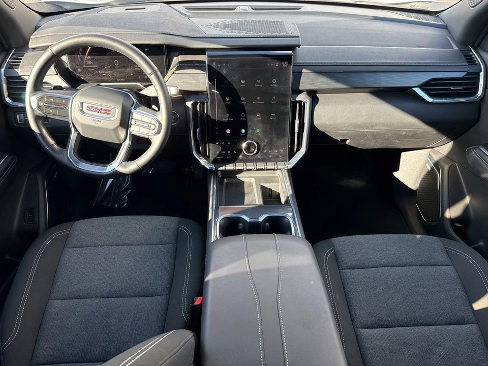 2025 GMC Acadia - Image 14 of 21