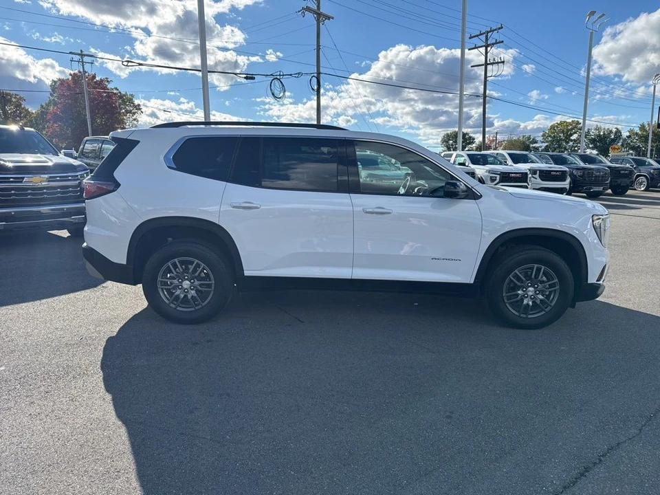 2025 GMC Acadia - Image 6 of 21