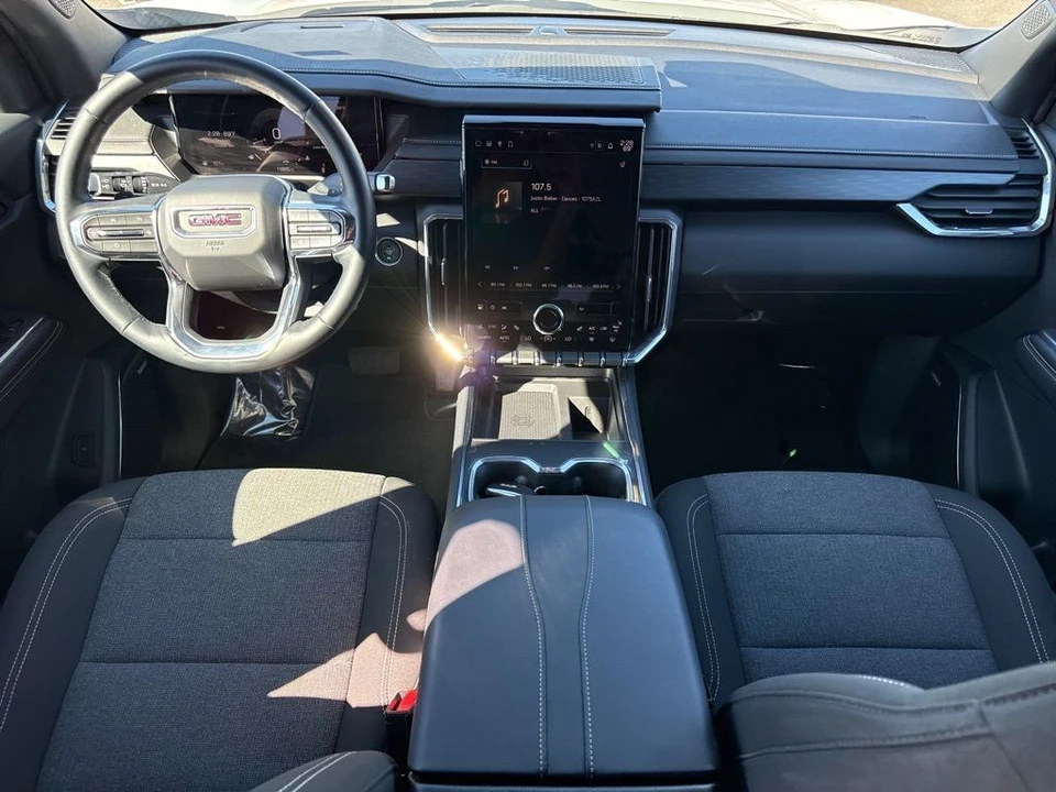2025 GMC Acadia - Image 13 of 21