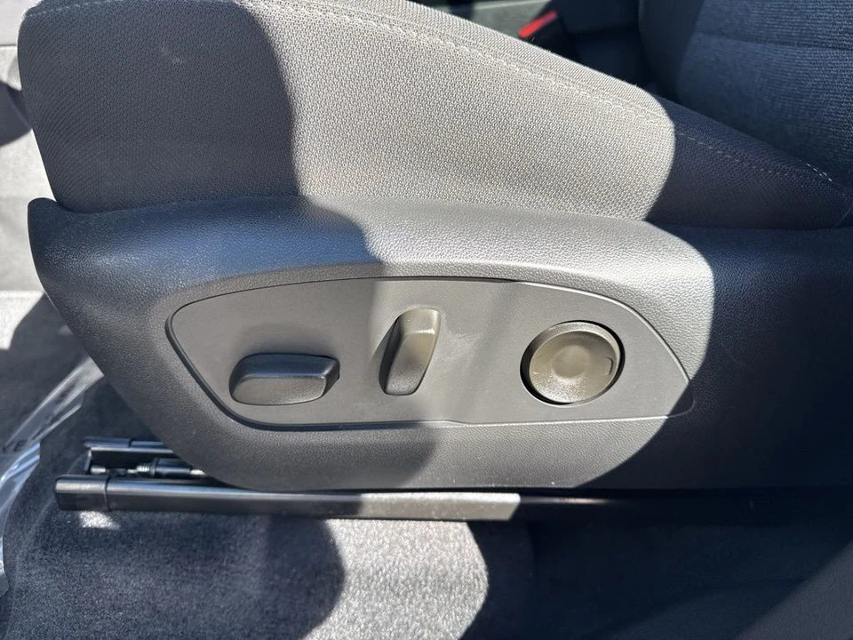 2025 GMC Acadia - Image 10 of 21
