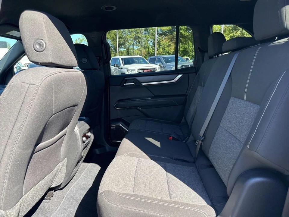 2025 GMC Acadia - Image 11 of 21