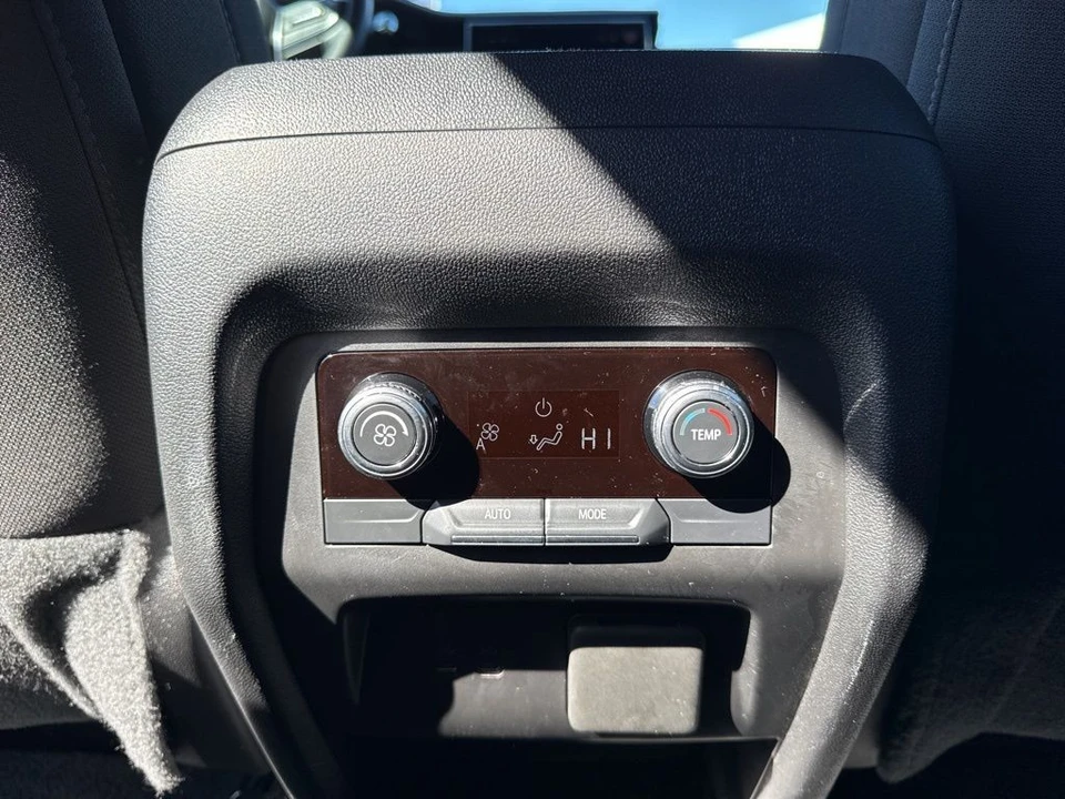 2025 GMC Acadia - Image 12 of 21