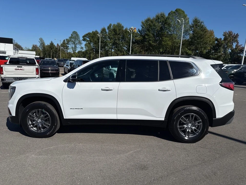 2025 GMC Acadia - Image 2 of 21