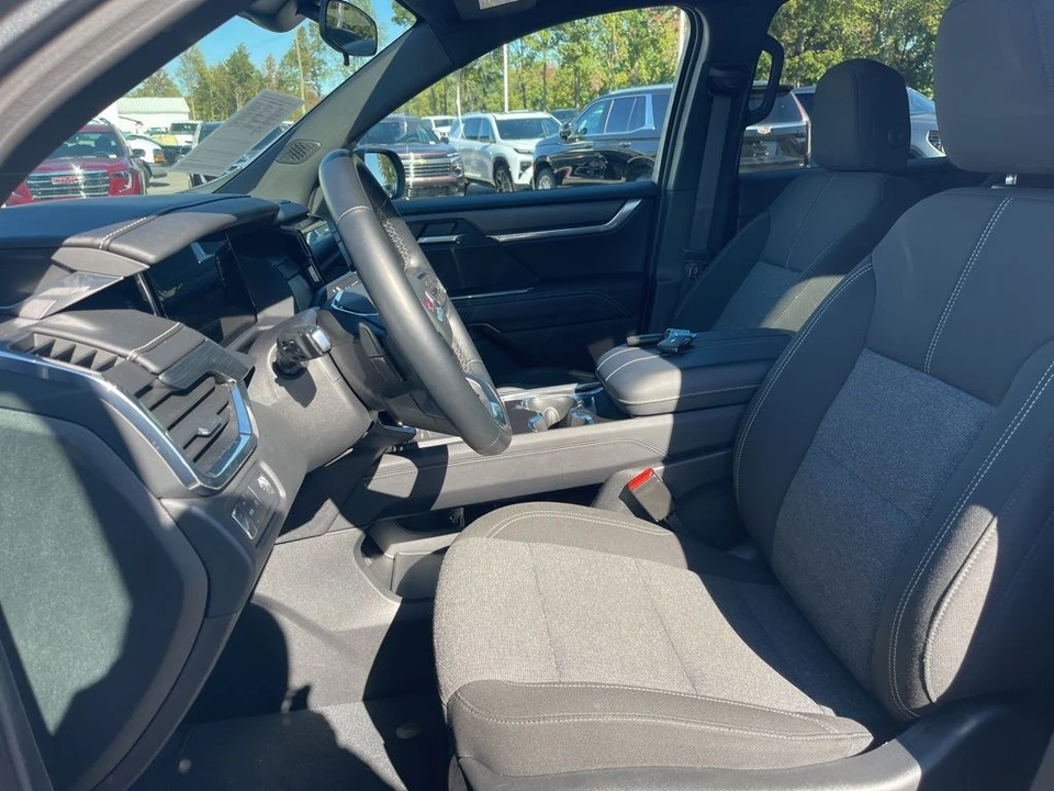 2025 GMC Acadia - Image 9 of 21