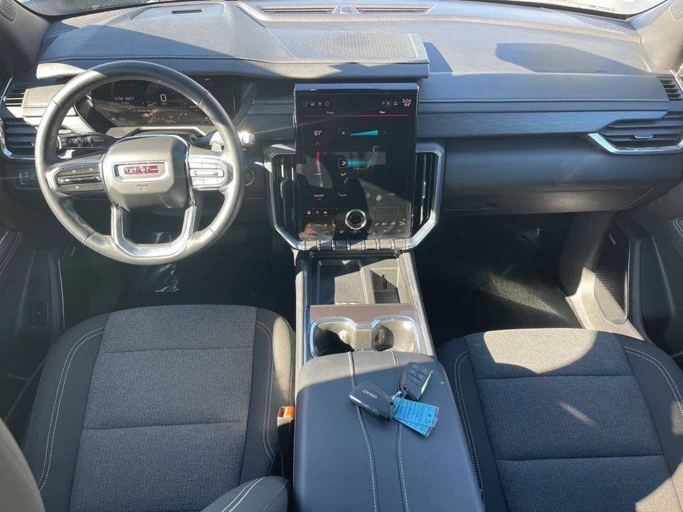 2025 GMC Acadia - Image 14 of 21