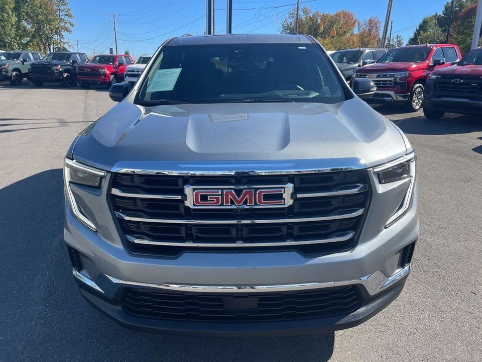 2025 GMC Acadia - Image 8 of 21