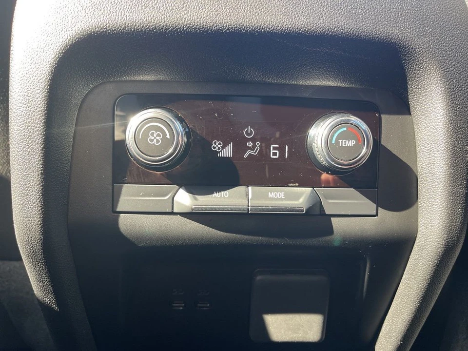 2025 GMC Acadia - Image 13 of 21