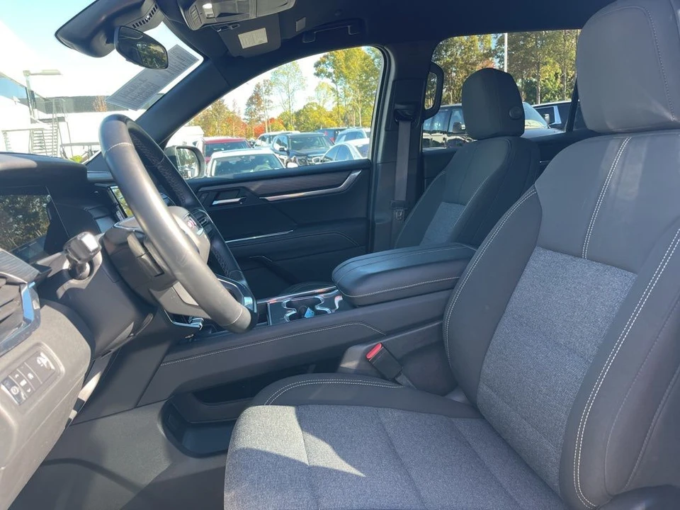 2025 GMC Acadia - Image 9 of 21