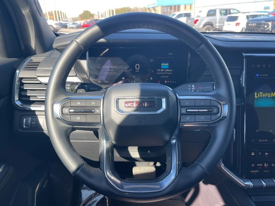 2025 GMC Acadia - Image 14 of 21