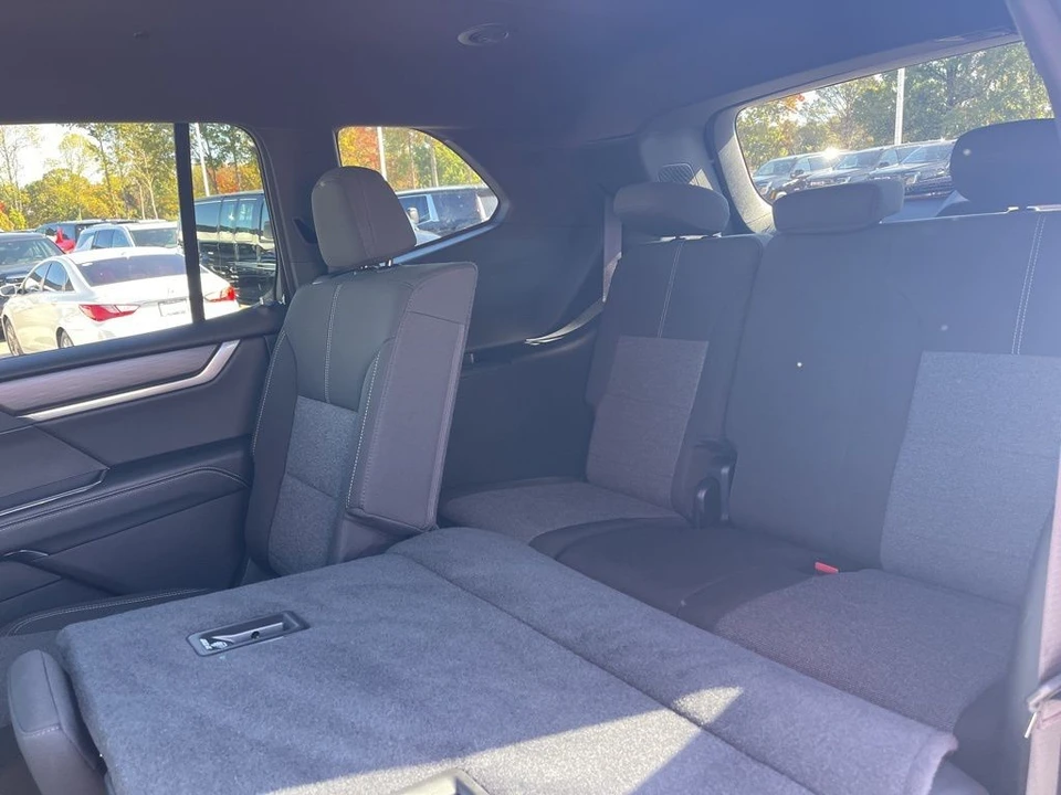 2025 GMC Acadia - Image 11 of 12