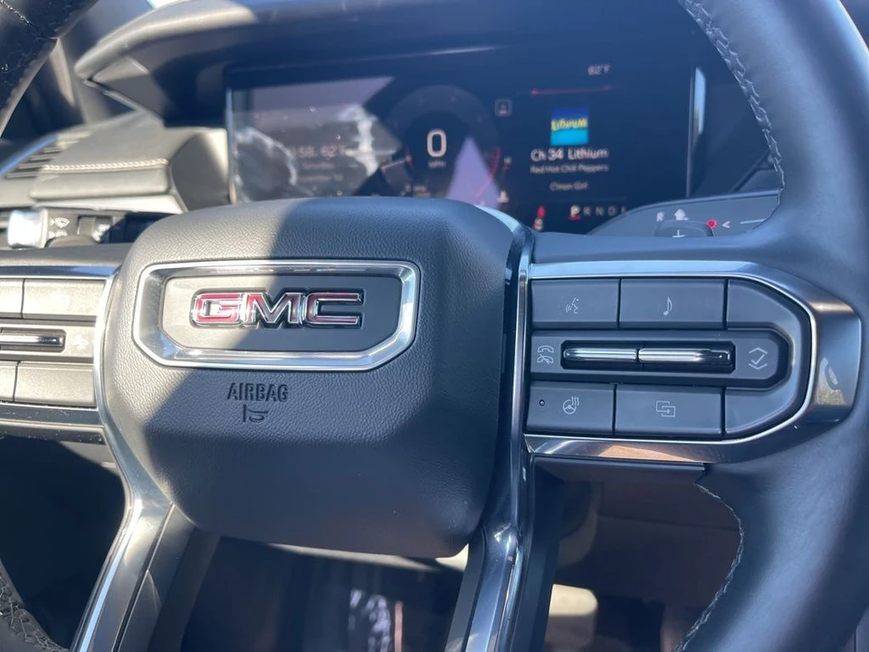 2025 GMC Acadia - Image 16 of 21