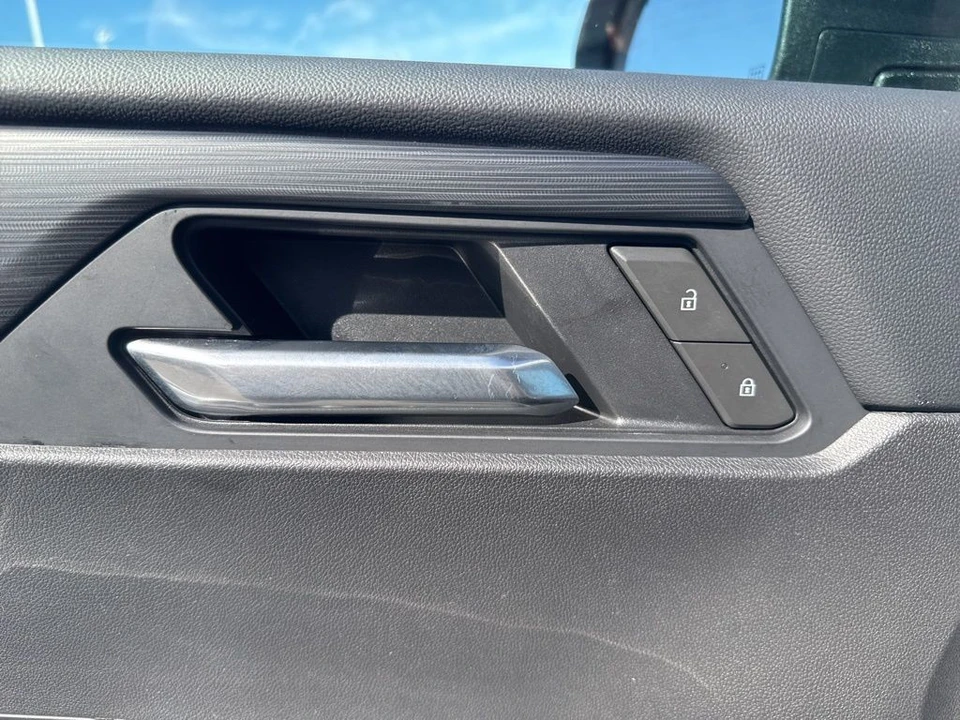 2025 GMC Acadia - Image 11 of 12