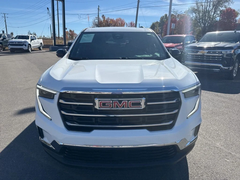 2025 GMC Acadia - Image 8 of 21