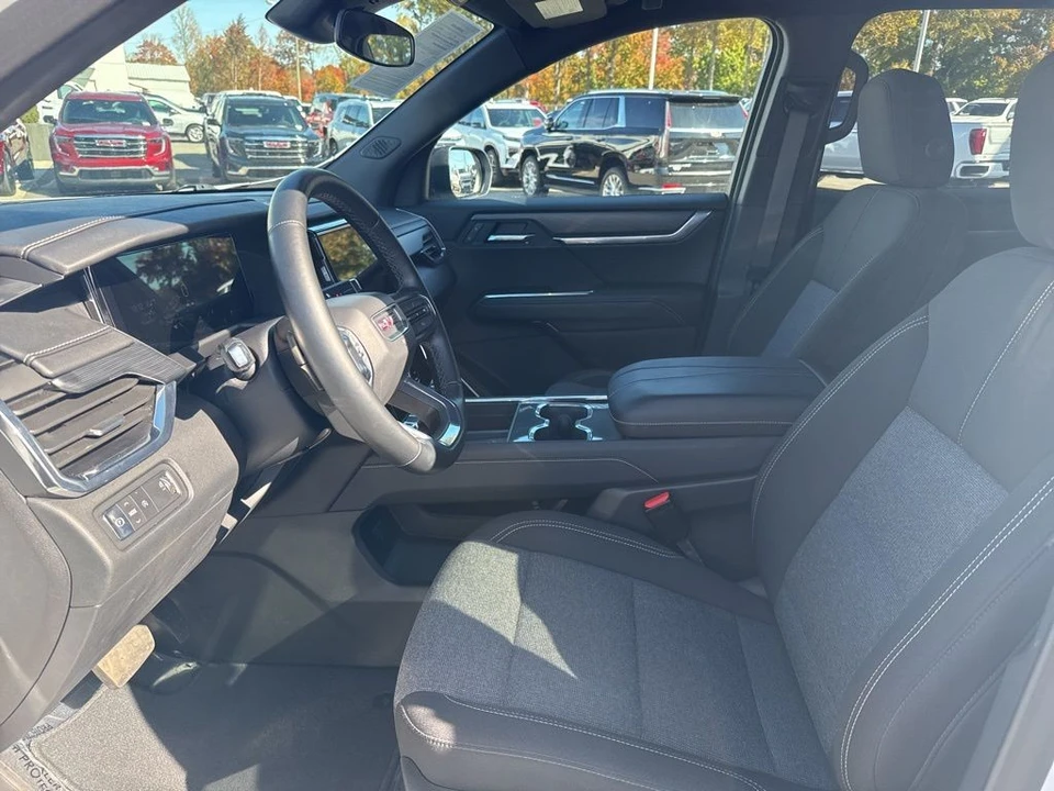 2025 GMC Acadia - Image 9 of 21