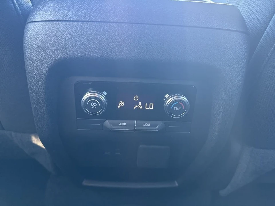 2025 GMC Acadia - Image 13 of 21