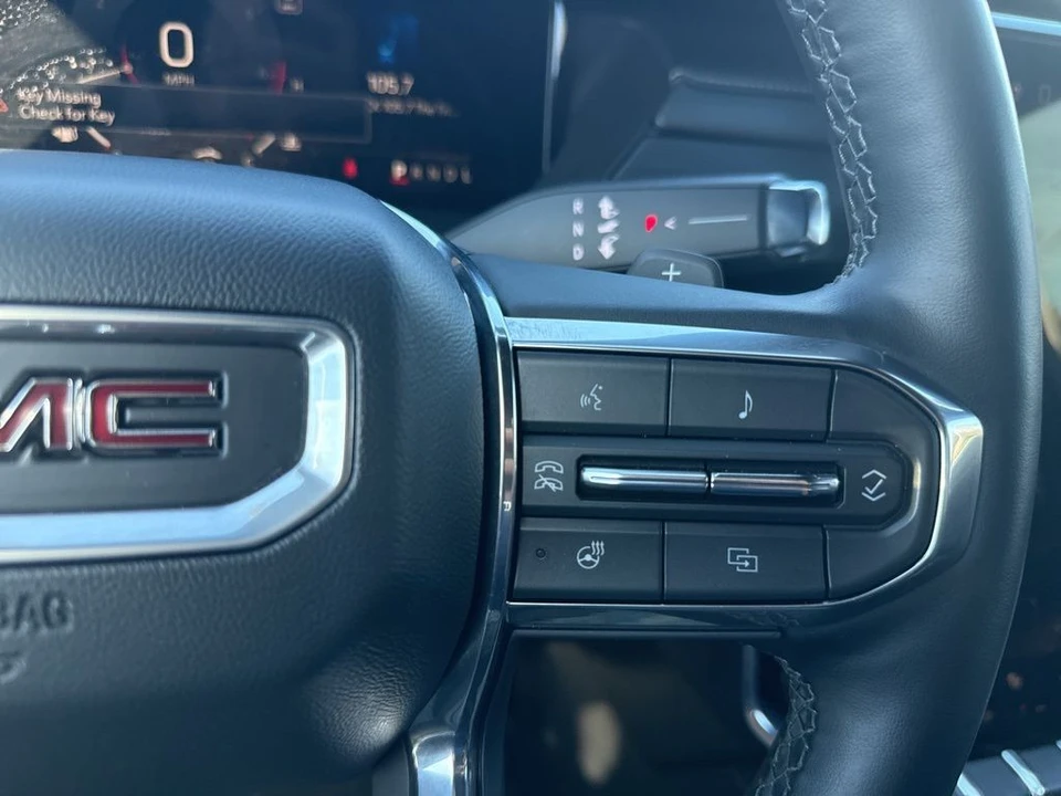 2025 GMC Acadia - Image 17 of 21