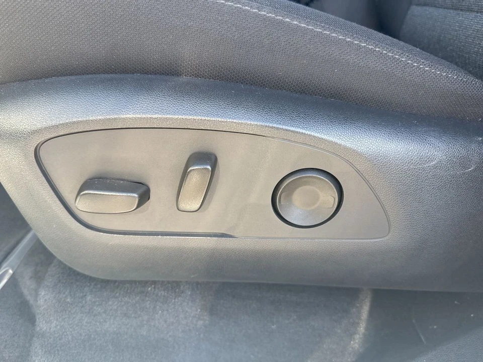 2025 GMC Acadia - Image 10 of 21