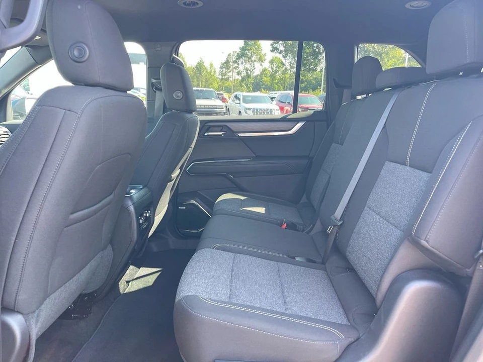 2025 GMC Acadia - Image 11 of 12